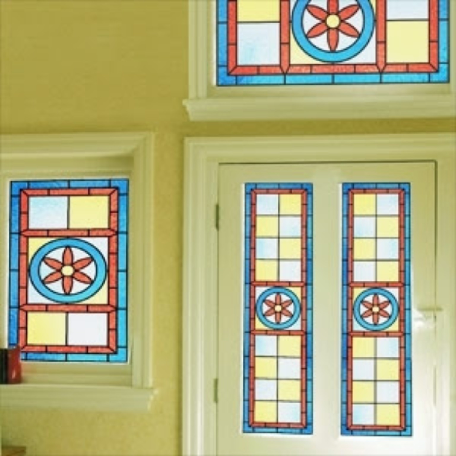 Renkli çiçekli vitray cam filmi
